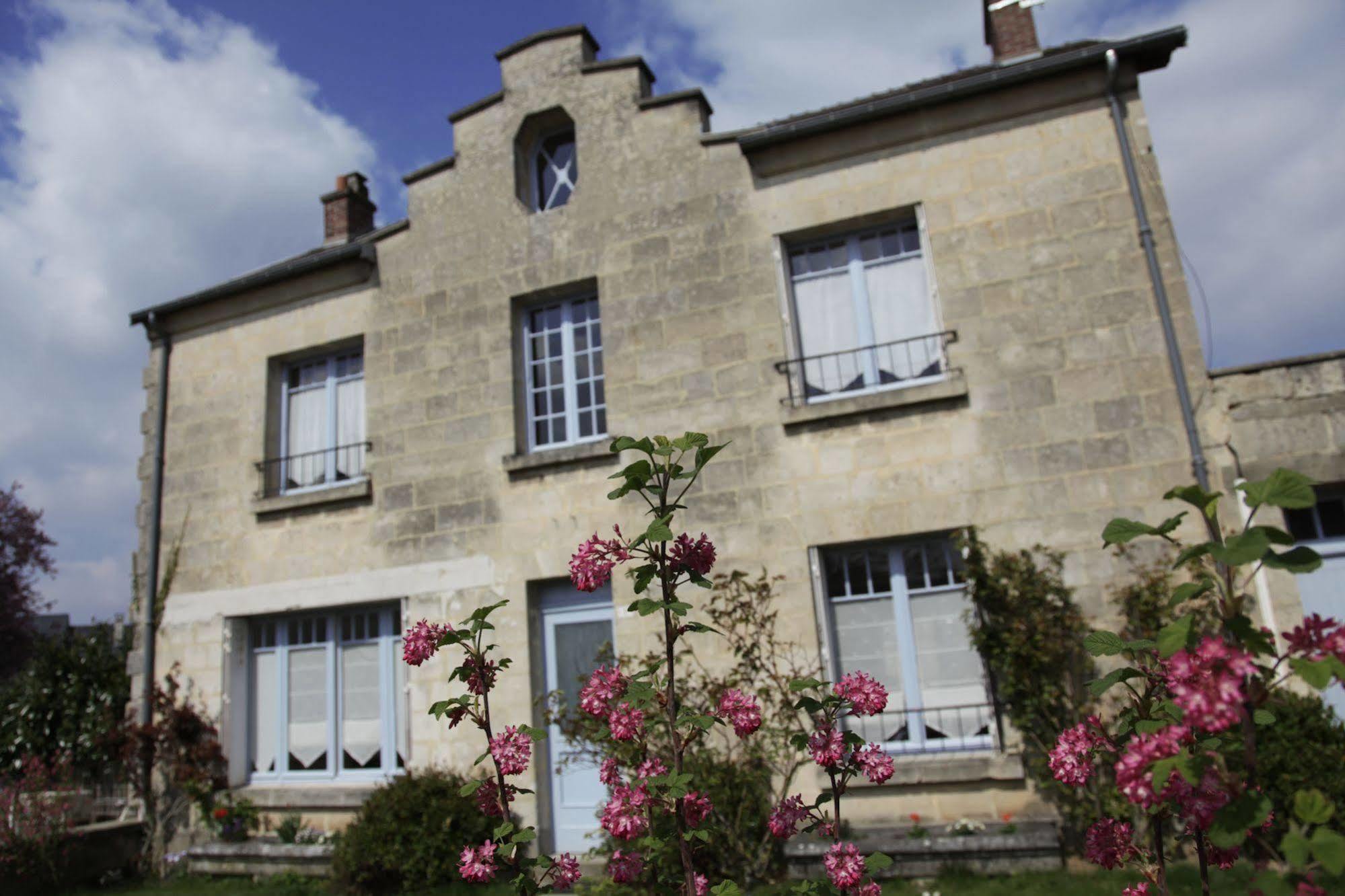 Bed and Breakfast Chez Ric et Fer Coucy-le-Château-Auffrique Exterior foto